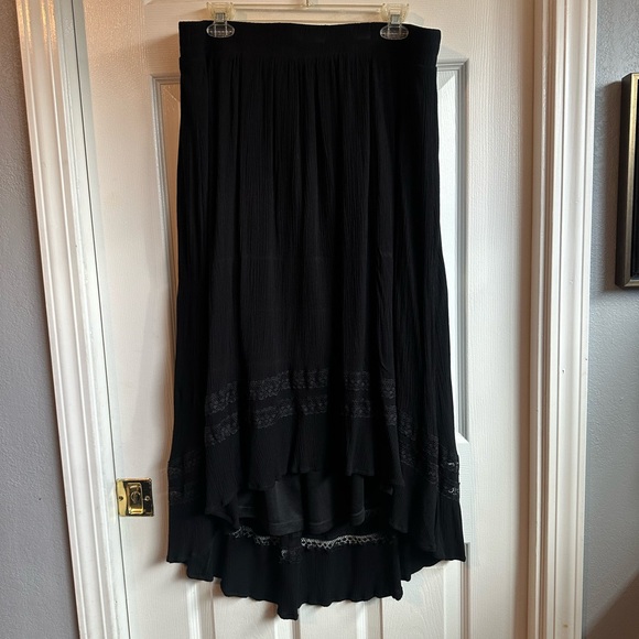 GUC Torrid Black High Low Skirt - Picture 4 of 6